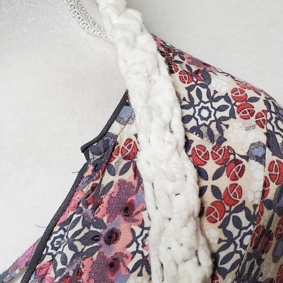 VINTAGE 60s Large White Crochet Wooden Beaded Whicker Eye Fringe Crossbody Purse - Picture 4 of 16